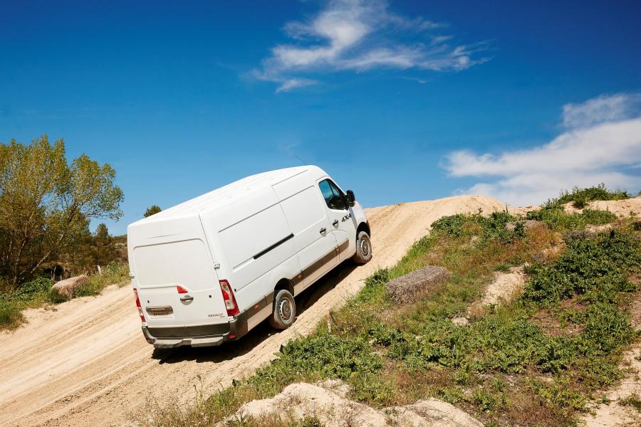  Renault Master 4x4 L3H2 Van 2016 года  (фото 10 из 16)